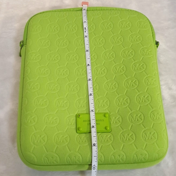 Michael Kors Embossed MK Double zipper Padded Tablet Sleeve - Picture 8 of 8
